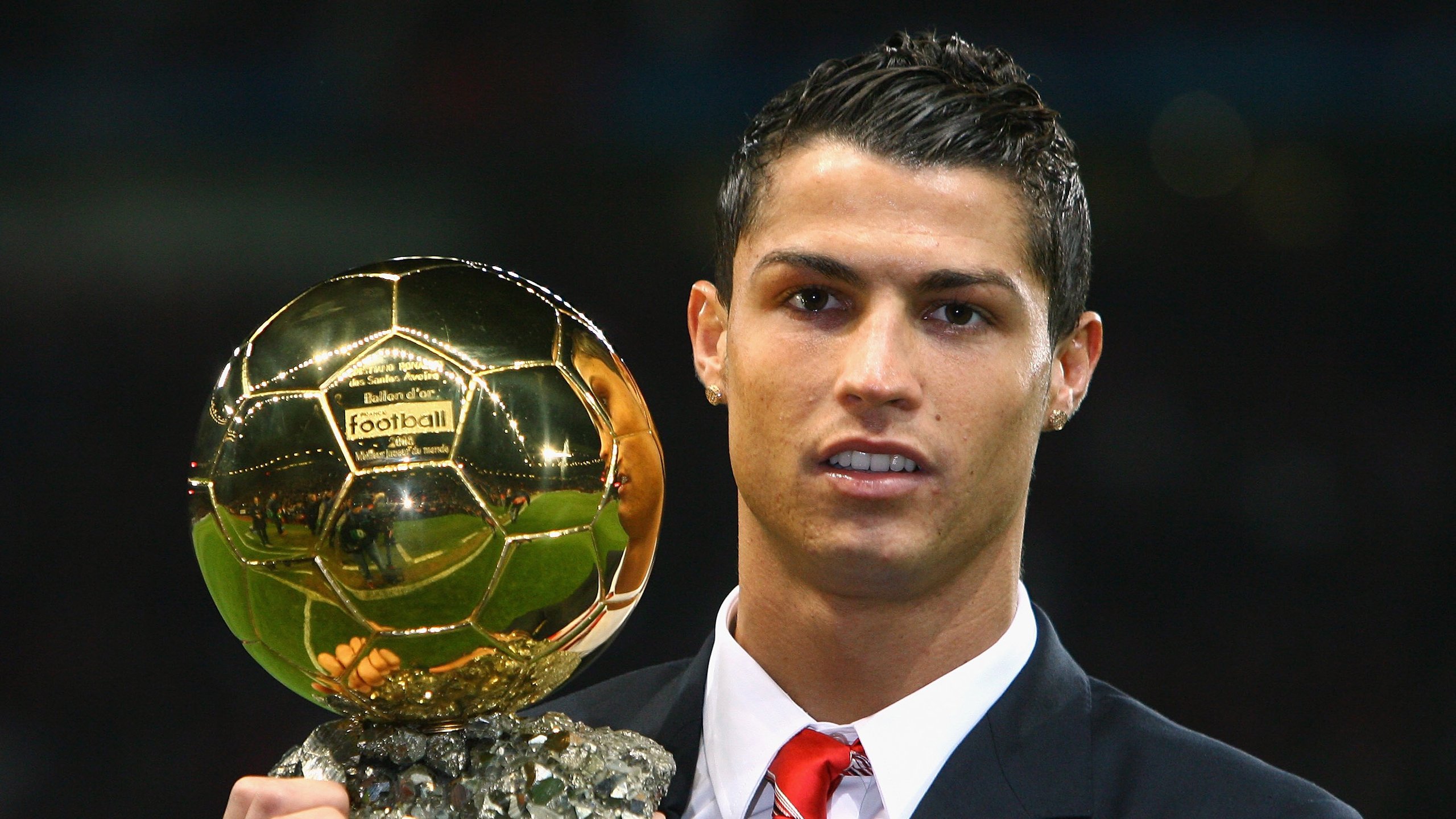 从莱比锡红牛到加纳国家队，阿克的全程高能输出如何定义现代足球的攻防艺术